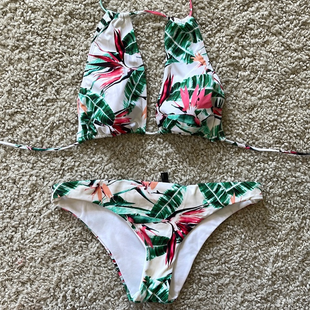 NWOT LA Hearts White Floral Bikini